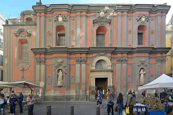Esterno chiesa Sant'Angelo a Nilo di Napoli